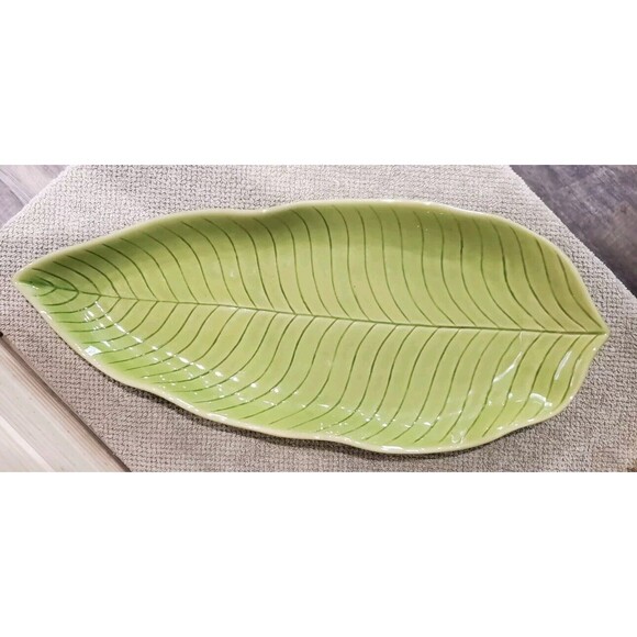 Crate & Barrel Green Leaf Dish Platter 14" Thailand - Picture 1 of 3